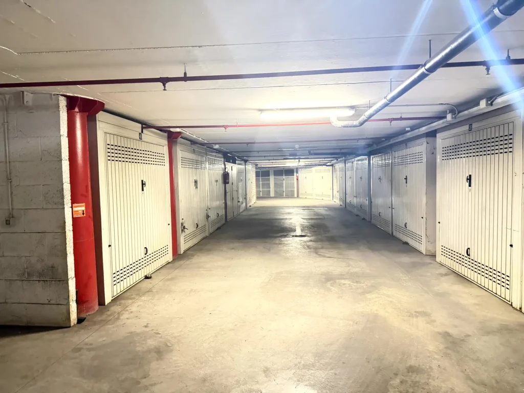 Box in garage — zona Cipro, Cipro, immagine 12 di 12
