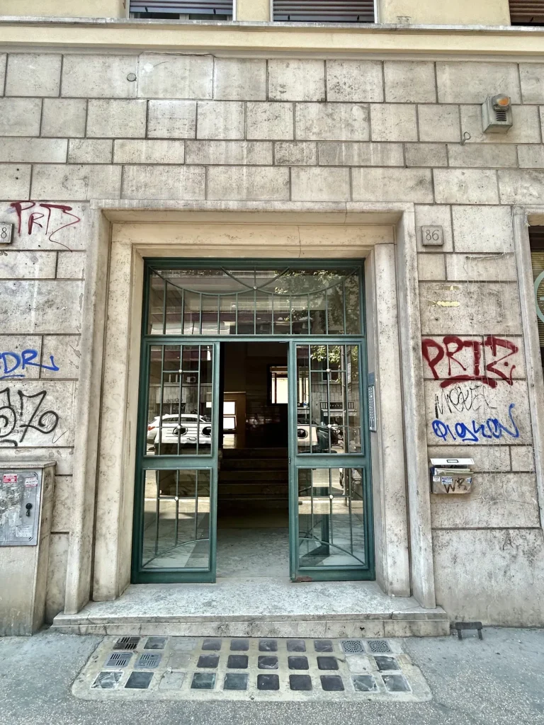 Cipro Vatican Home, Cipro, immagine 3 di 12
