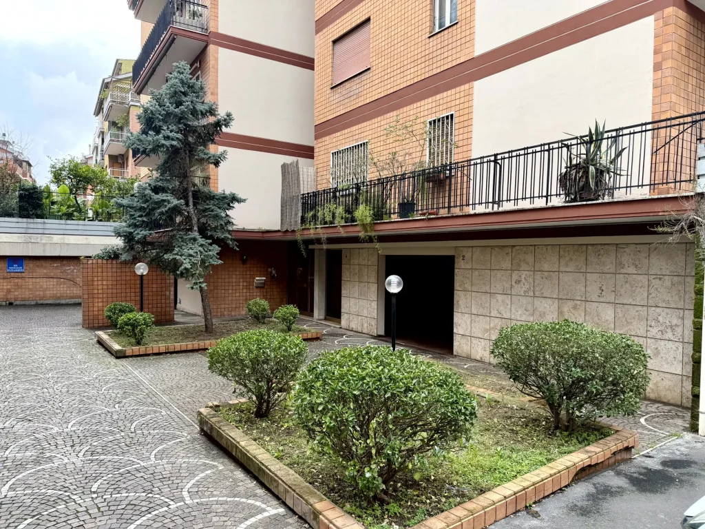 Stanze in appartamento con terrazzo, Portuense, immagine 2 di 12