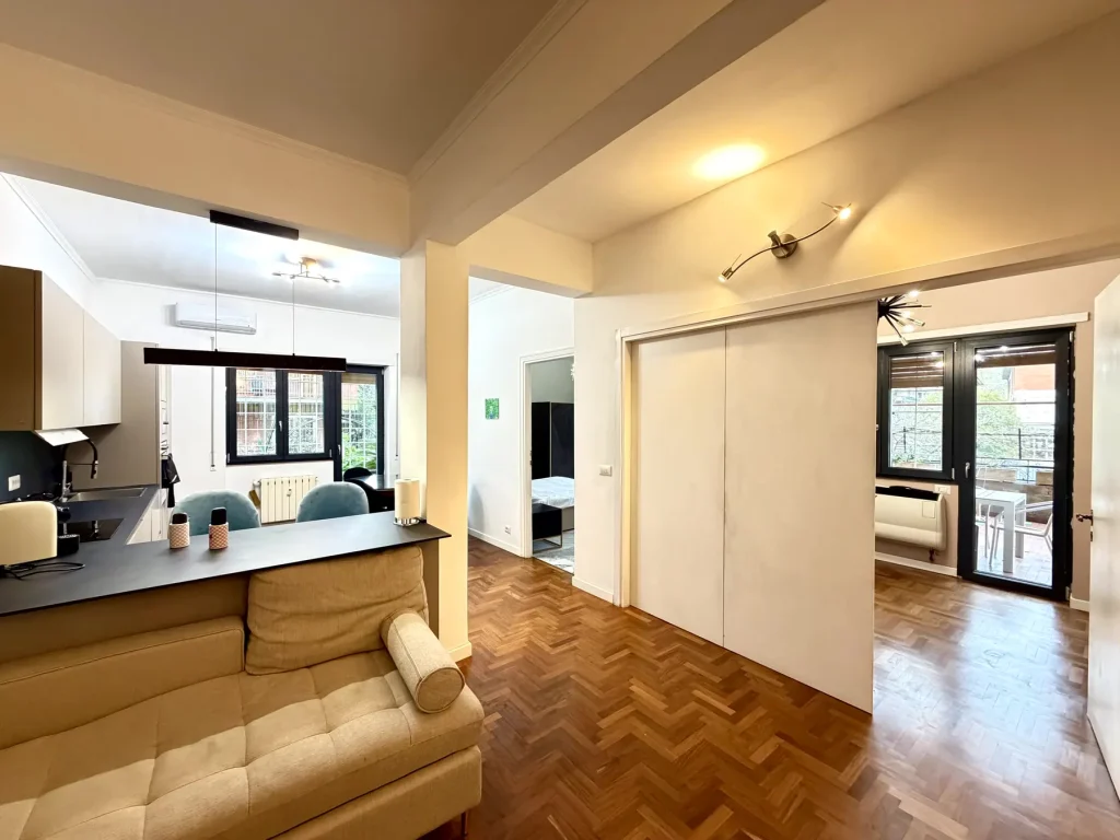 Stanze in appartamento con terrazzo, Portuense, immagine 3 di 12