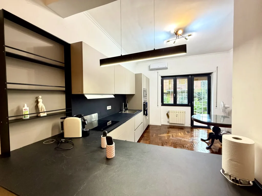 Stanze in appartamento con terrazzo, Portuense, immagine 5 di 12
