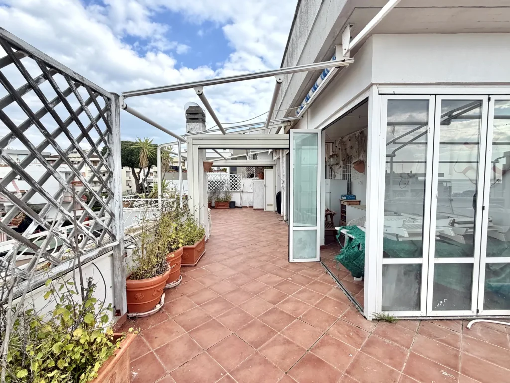 Attico vista mare con terrazzo, Santa Marinella, immagine 9 di 12