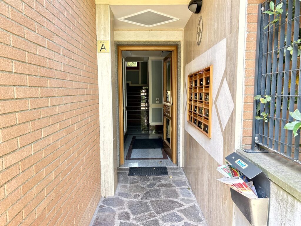 Bilocale in Via E. Maccagnani 65, immagine 2 di 2