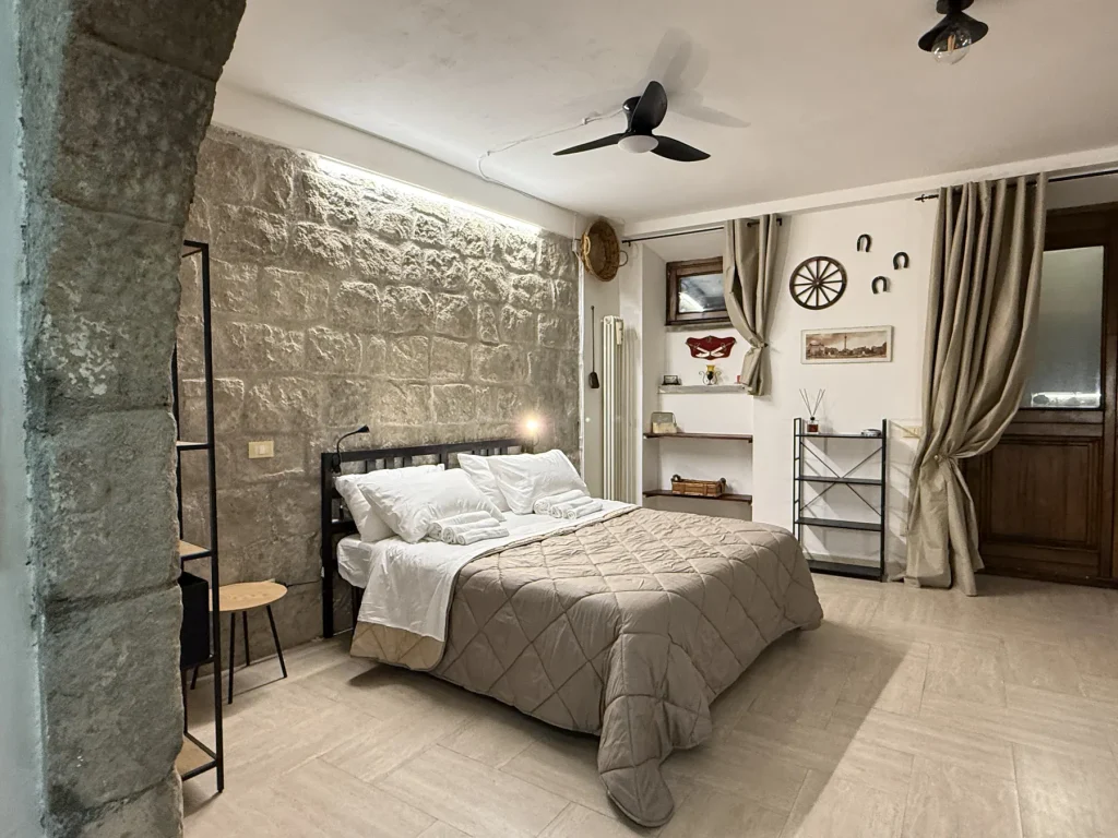 San Peter Door, Viterbo, immagine 1 di 12